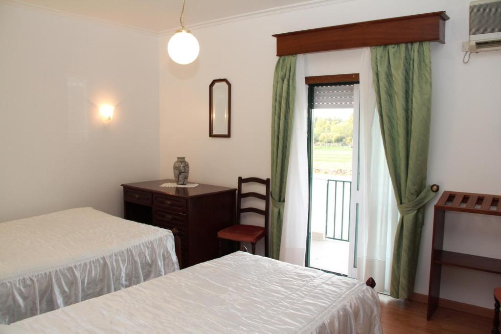 Bed and Breakfast O Pelicano Alfaiates Zimmer foto